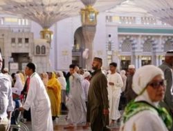 Imbas Konflik Timur Tengah, Puluhan Ribu Jemaah Umrah Indonesia Tertahan di Arab Saudi