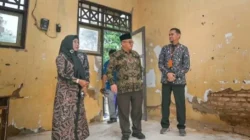 Mendikdasmen Abdul Mu’ti Tinjau SD Roboh di Bangkalan, Pastikan Revitalisasi Dimulai Bulan Ini