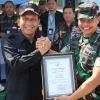 Sinergi Hadirkan Kesejahteraan Warga, Bupati Bojonegoro dan Kodam V/Brawijaya Resmi Tutup TMMD ke-129