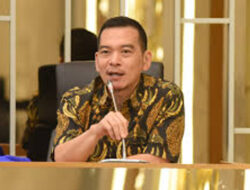 Nasib Industri Rokok Kian Rentan, DPR Soroti Nasib Petani Tembakau dan Gadis Kretek