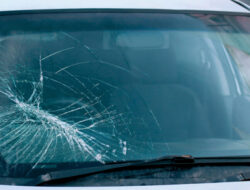 Tragedi Jalur Pantura Situbondo: Bus vs Truk Adu Banteng, Ayah dan Anak Tewas Terjepit