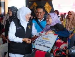 Pemprov Jatim Salurkan Bansos Rp8,35 Miliar di Tuban, Fokus pada Kelompok Rentan dan Modal Usaha