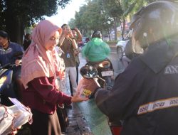 Gelar Aksi Sosial Ramadan, Nurul Fikri Bagikan 5.000 Takjil di Berbagai Kota di Jawa dan Sumatra