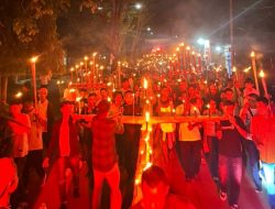 Cahaya Paskah di Perbatasan: 1.000 Jemaat Ikuti Pawai Obor di Atambua NTT