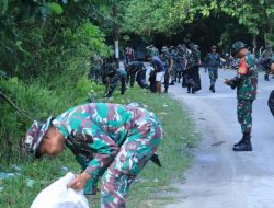 Sinergi Tanpa Batas: TNI dan Masyarakat Maluku Tengah Bersatu Padu Perangi Sampah di Jalur Feri Liang