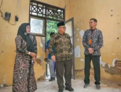 Mendikdasmen Abdul Mu’ti Tinjau SD Roboh di Bangkalan, Pastikan Revitalisasi Dimulai Bulan Ini