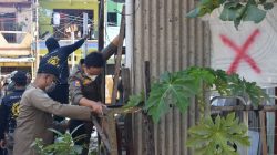 Amankan Aset Daerah, Pemkot Surabaya Tertibkan 5 Bangunan Liar di Jetis Kulon untuk Perluasan TPS