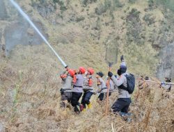 Kerahkan Helikopter Water Bombing, Karhutla Gunung Bromo Berhasil Dipadamkan